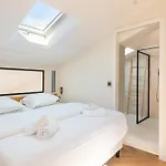 Chic Duplex For 4 In Vibrant Bastille