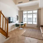 Chic Duplex For 4 In Vibrant Bastille